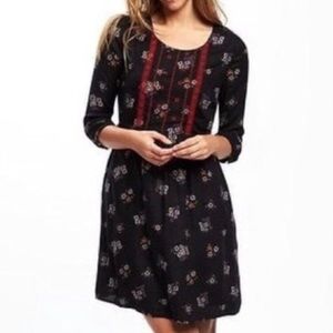 New Old Navy Floral Boho Embroidered Swing Dress
